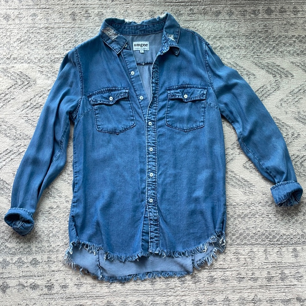 VICI button down top